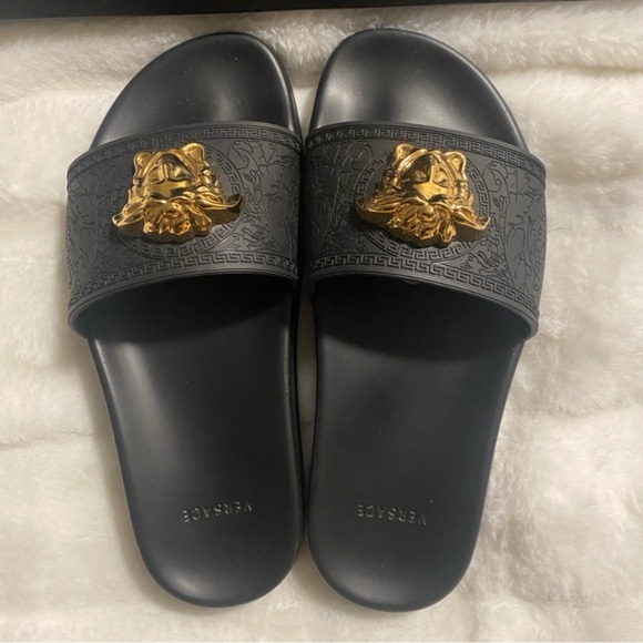 NIB Versace Women's Medusa Slide Sandals in Black/ Gold - Size 37 - Picture 7 of 15